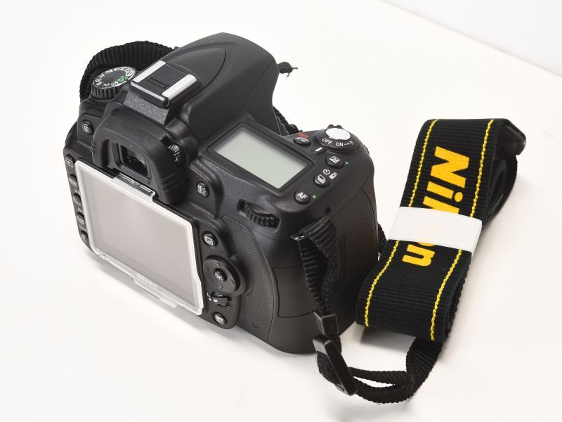 中古超美品"Nikon D90 ボディ+元箱のフルセット"